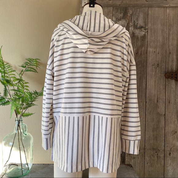 Mello Day pullover hoodie - Picture 3 of 6